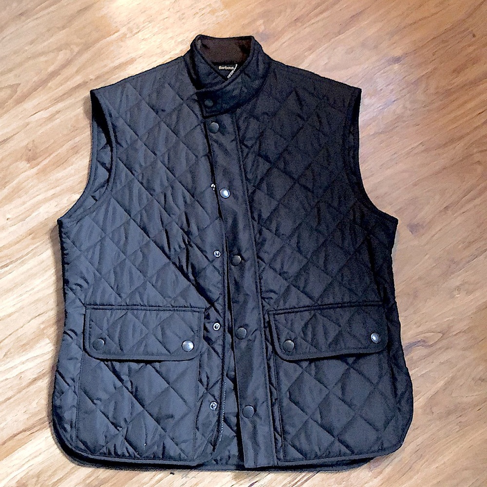 BRAND NEW BARBOUR VEST XL fits like a large